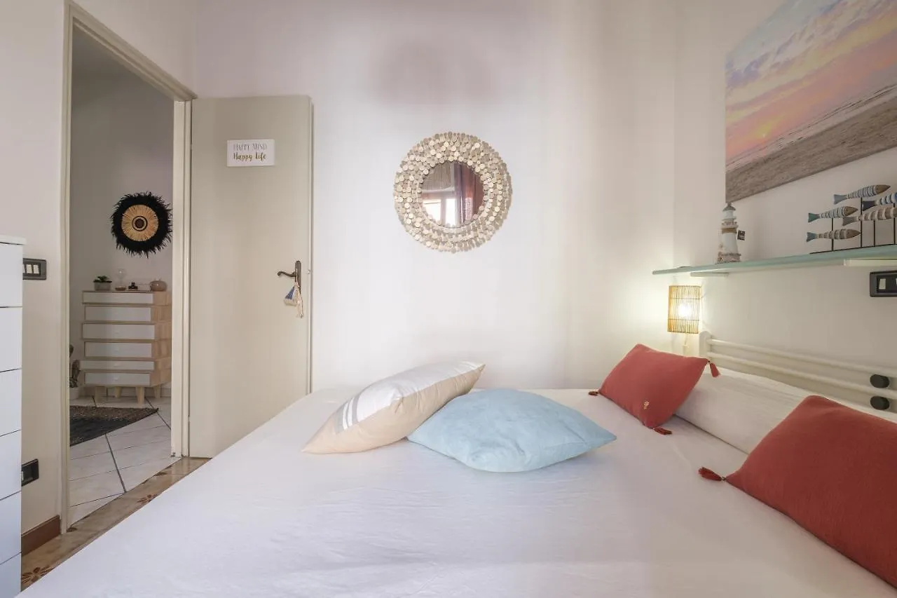 La Marchese Home Oliveri 0*,  Italia